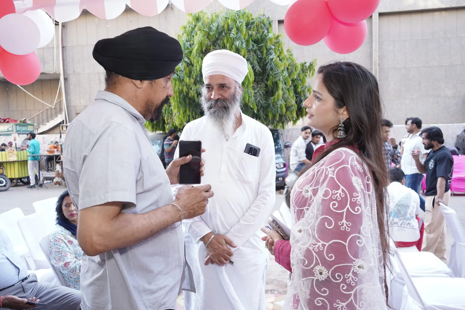 Audience interaction during Yewale Amruttulya promotional event